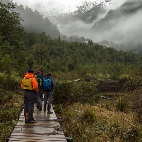 Paisaje de Patagonia, personas observando. Fotografía: German Guzman
