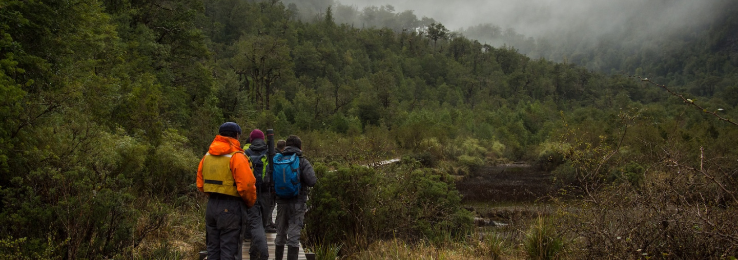 Paisaje de Patagonia, personas observando. Fotografía: German Guzman
